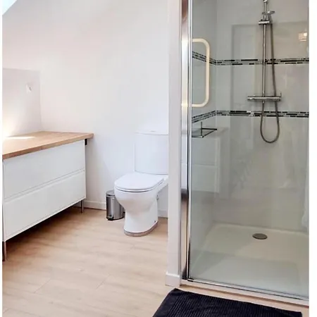 Holiday home De Charme Avec Piscine Privee Paray-Douaville